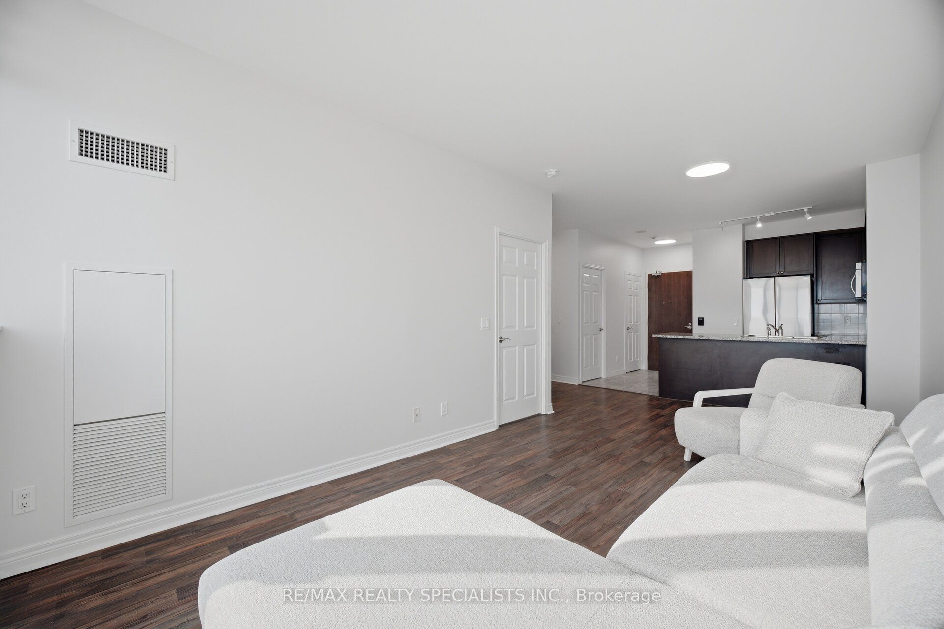 339 Rathburn Road W Ph07 Property Photo 18