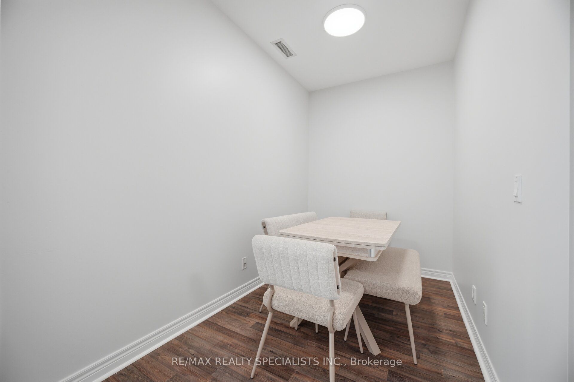 339 Rathburn Road W Ph07 Property Photo 19