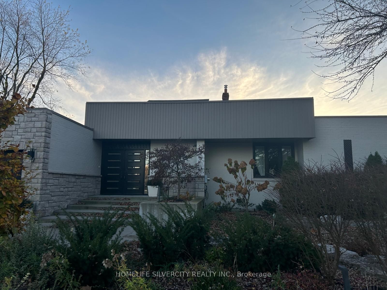 37 Michelangelo Boulevard Property Photo 1