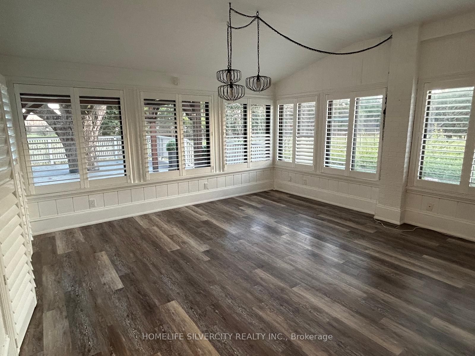 37 Michelangelo Boulevard Property Photo 3