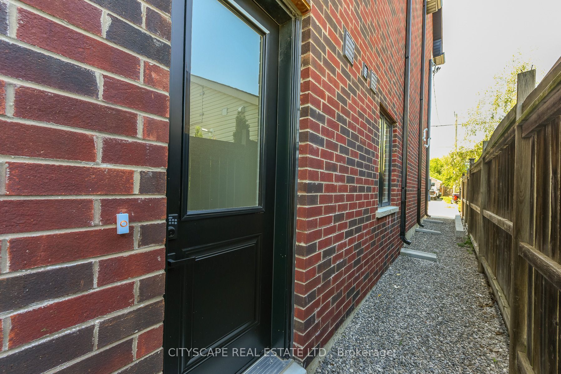 954 Fourth Street Property Photo 3