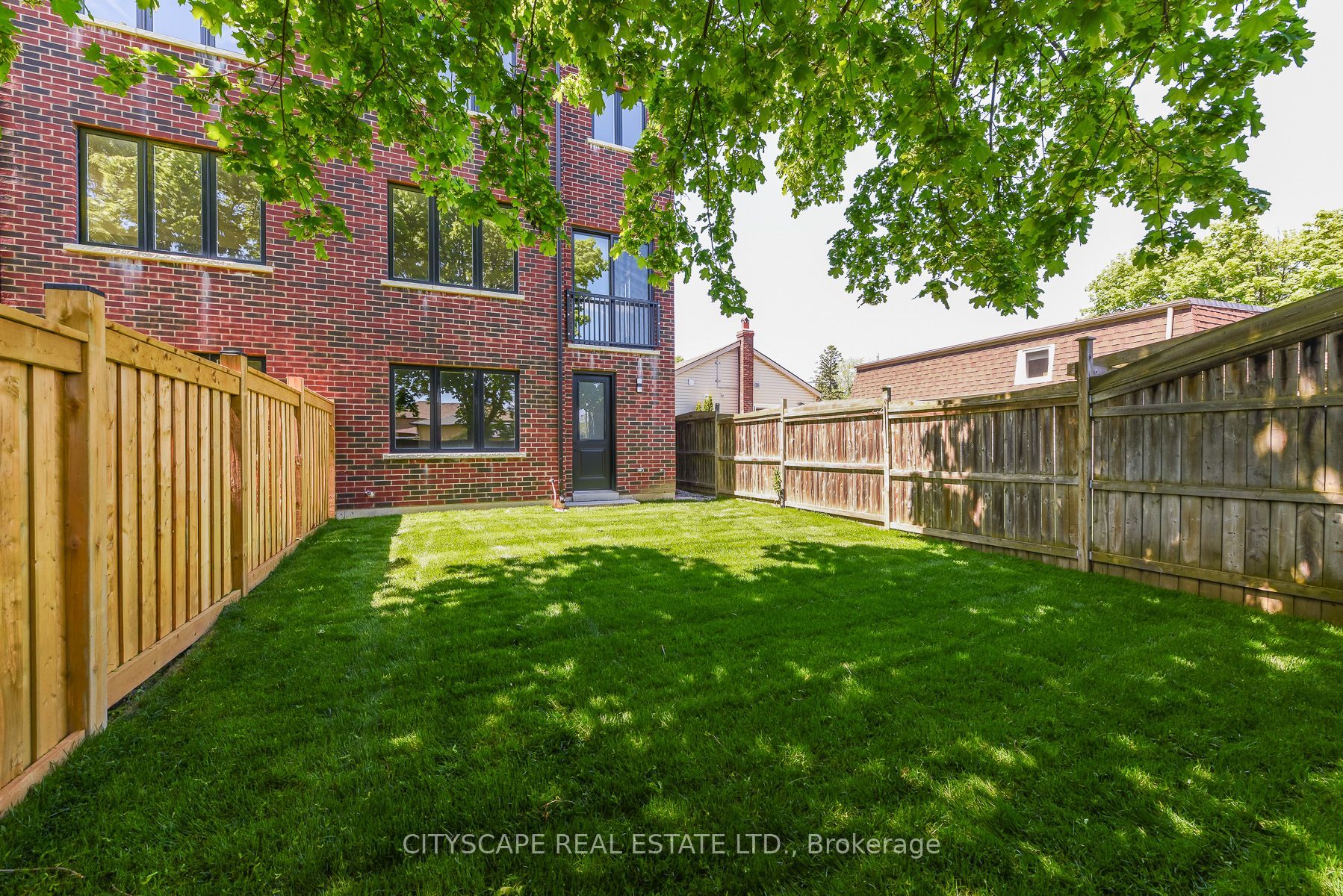 954 Fourth Street Property Photo 6