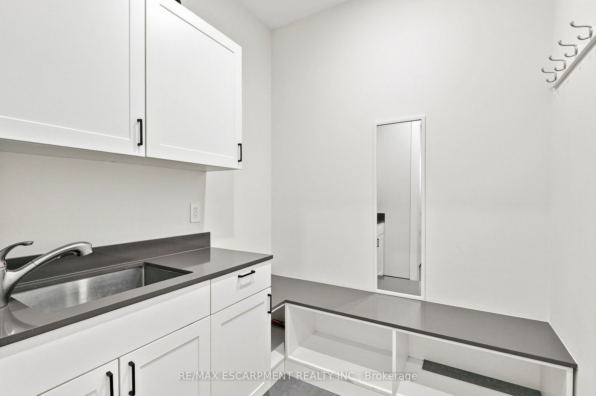 1181 Ogden Avenue Property Photo 20