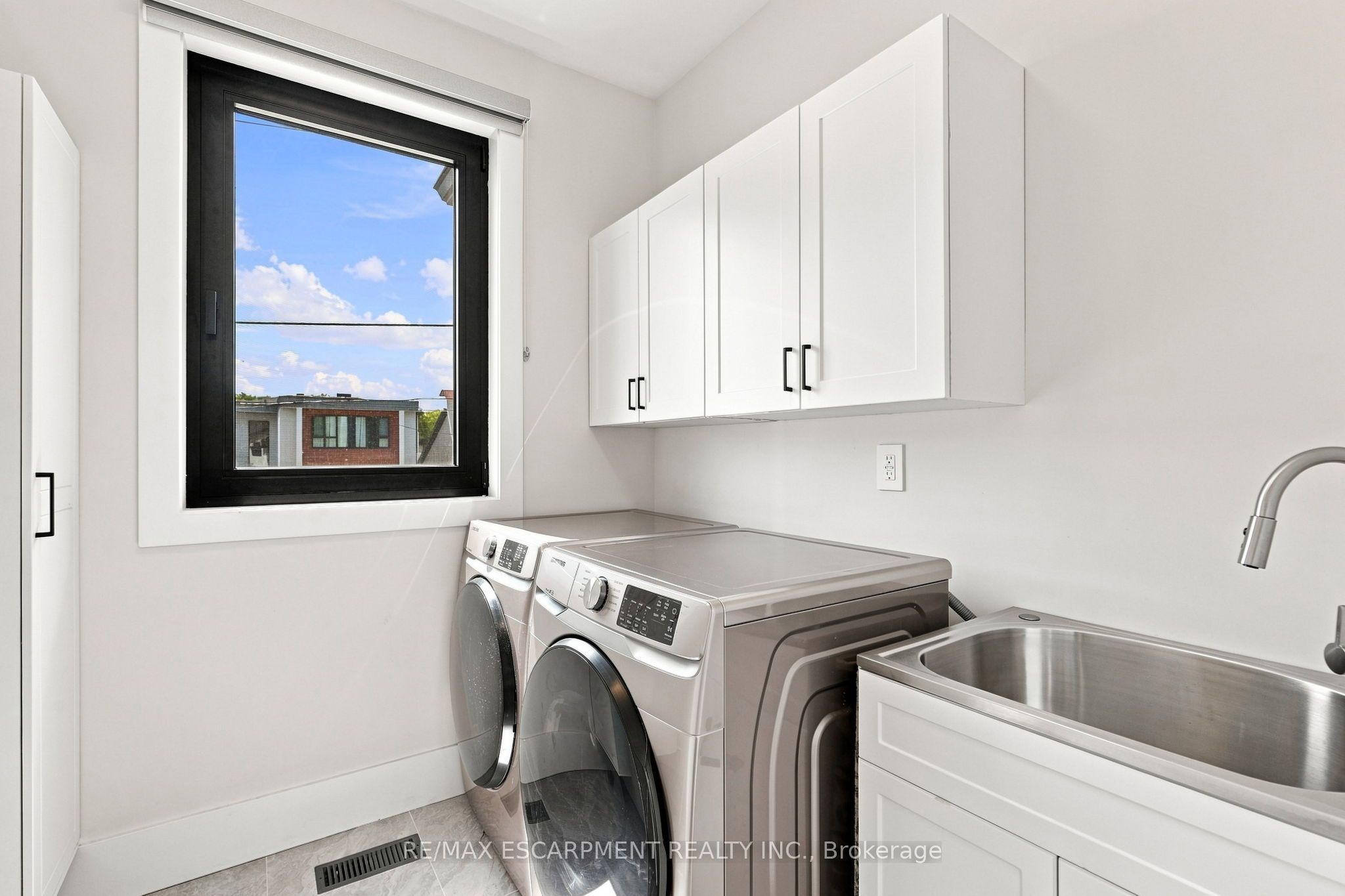 1181 Ogden Avenue Property Photo 38