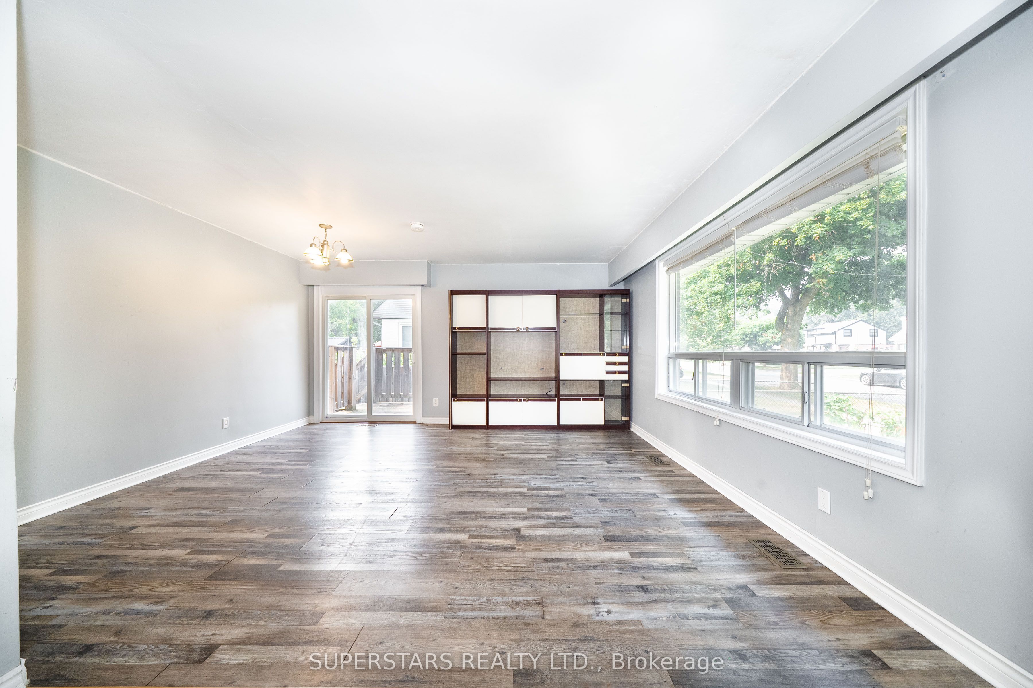 6 Meadowland Drive Property Photo 5