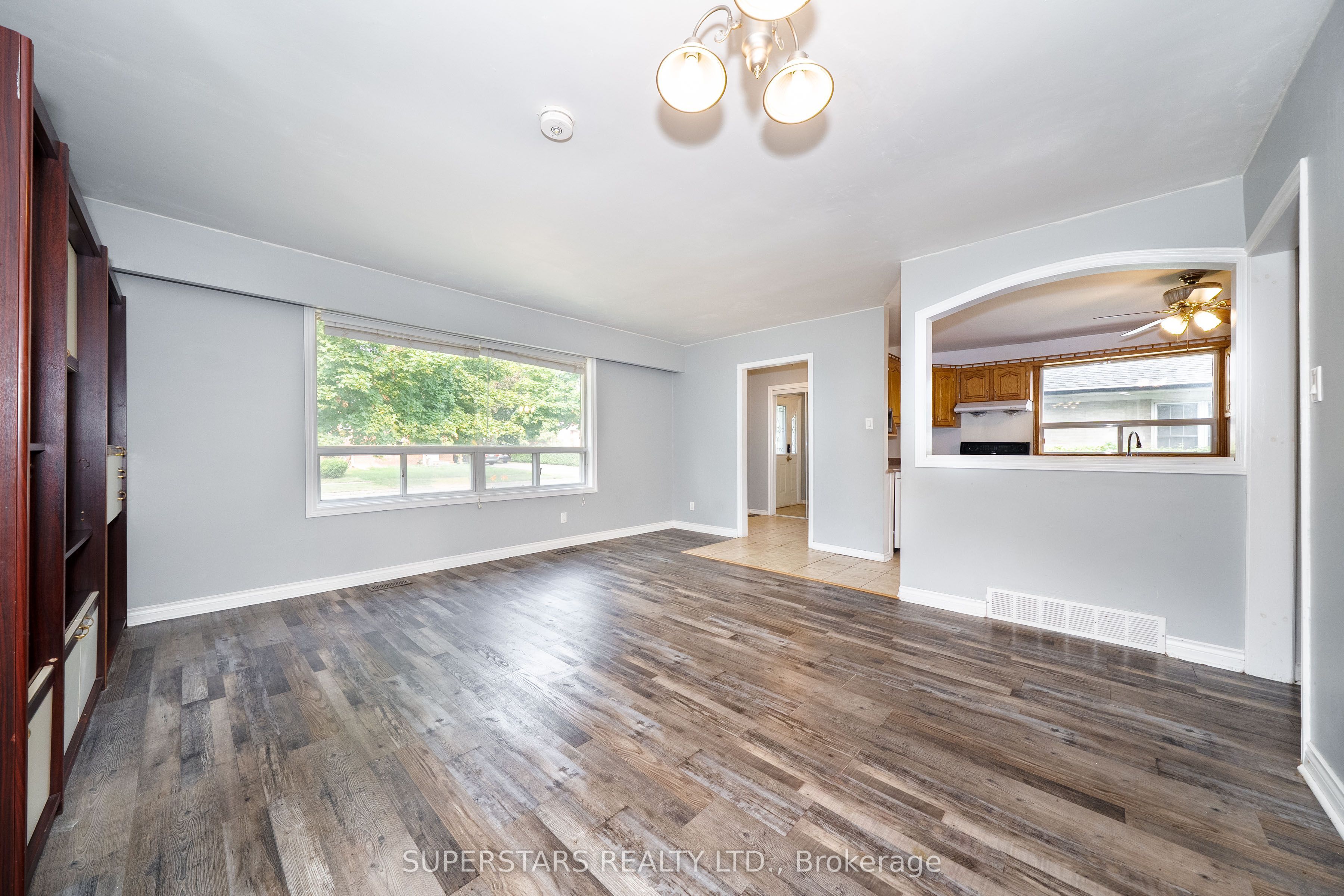 6 Meadowland Drive Property Photo 6