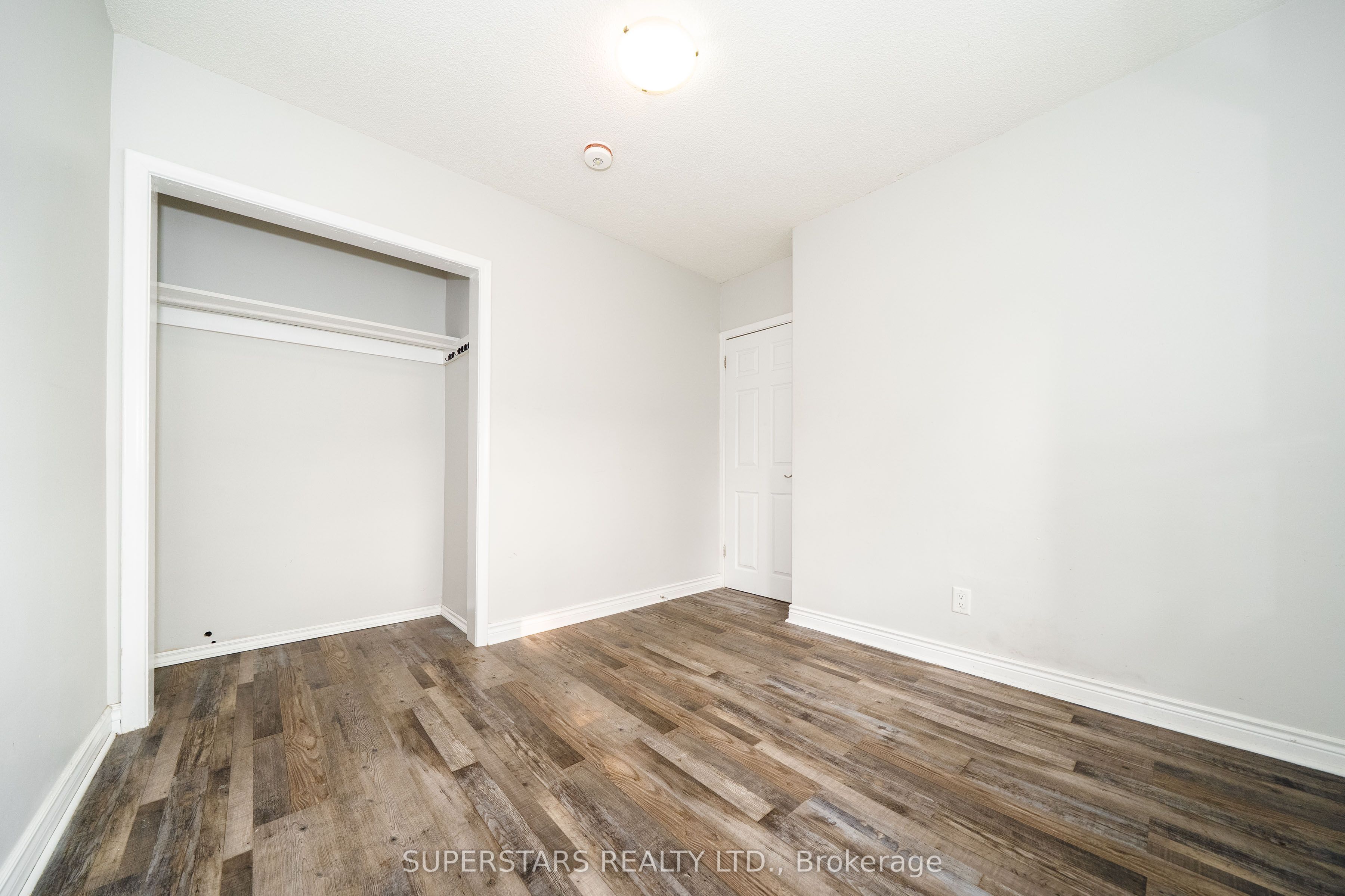 6 Meadowland Drive Property Photo 14