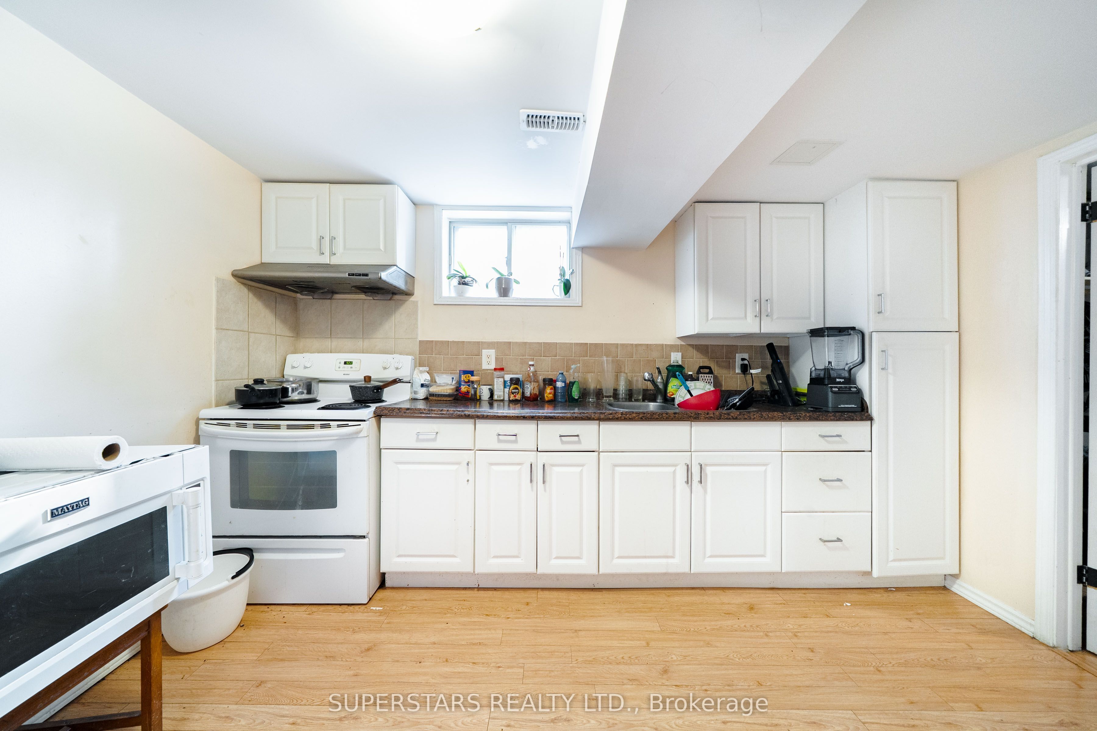 6 Meadowland Drive Property Photo 18
