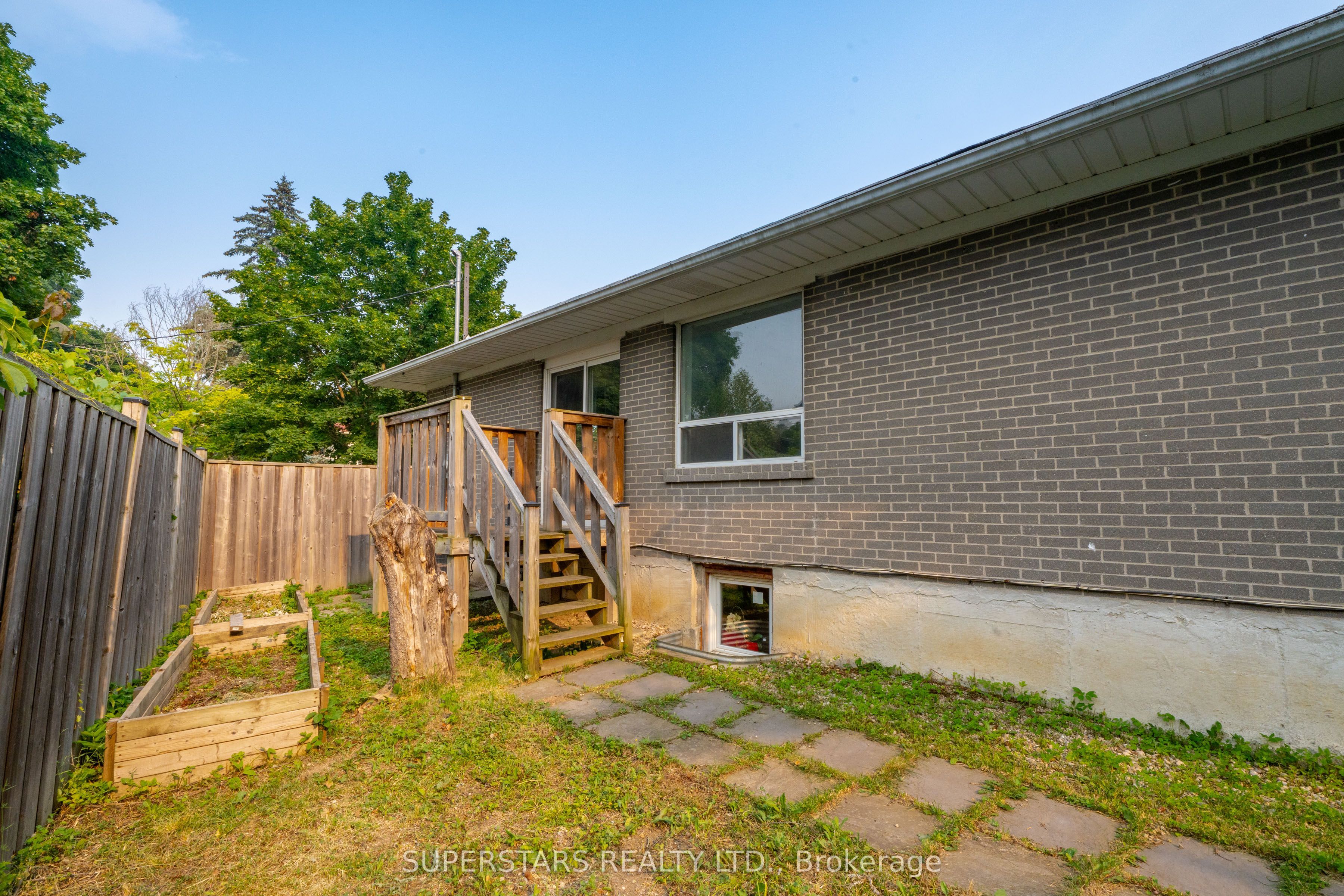 6 Meadowland Drive Property Photo 23