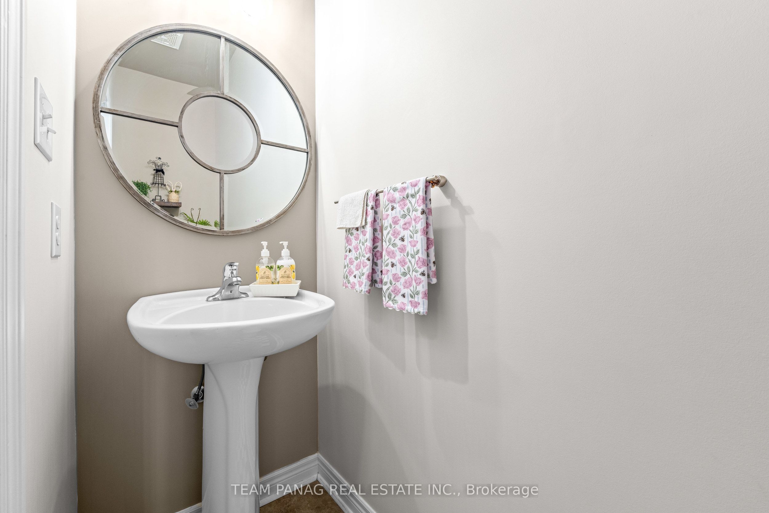 32 Impulse Circle Property Photo 25