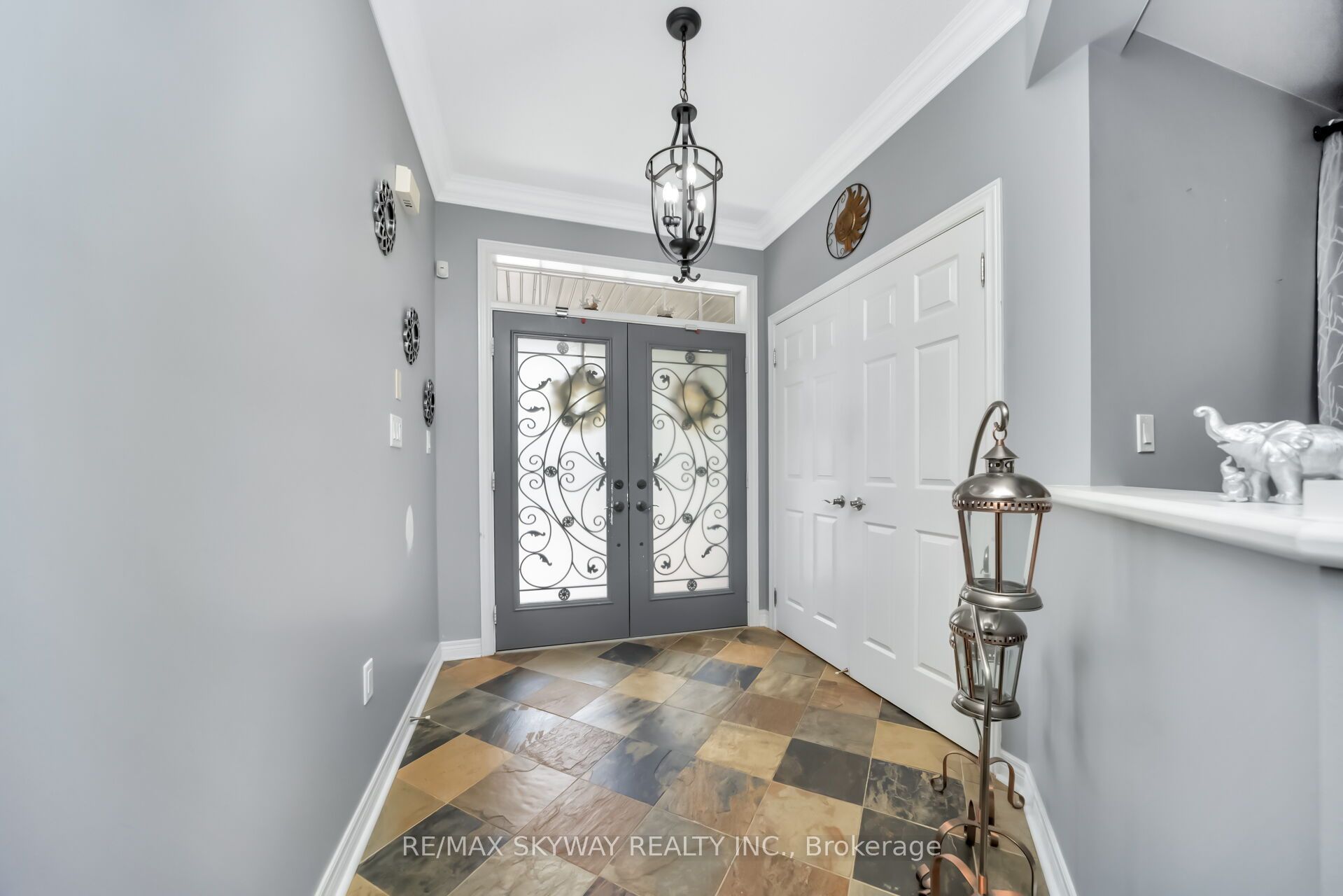 51 Learmont Avenue Property Photo 6