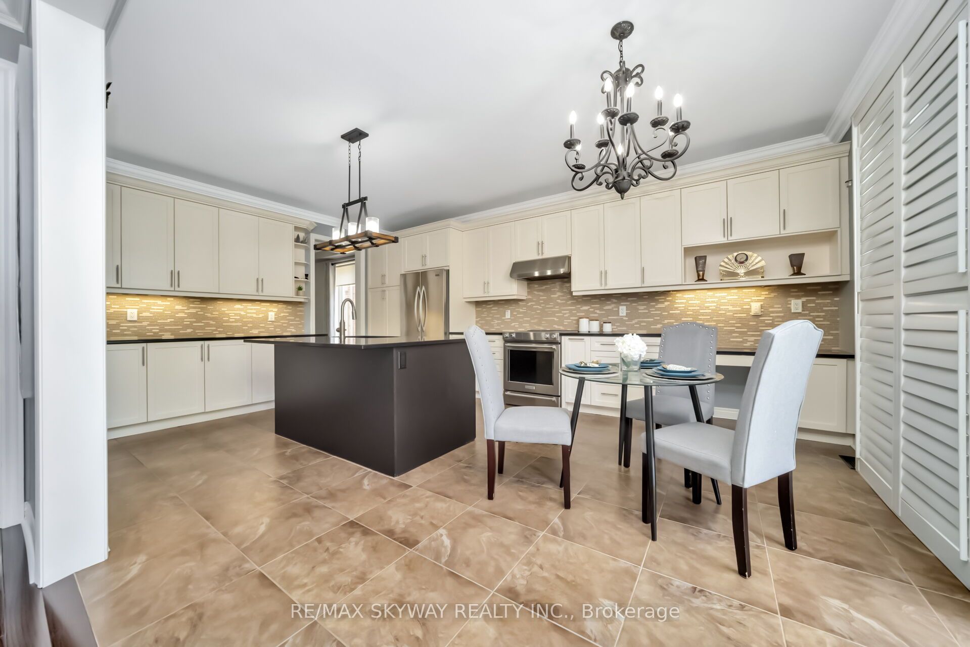 51 Learmont Avenue Property Photo 11