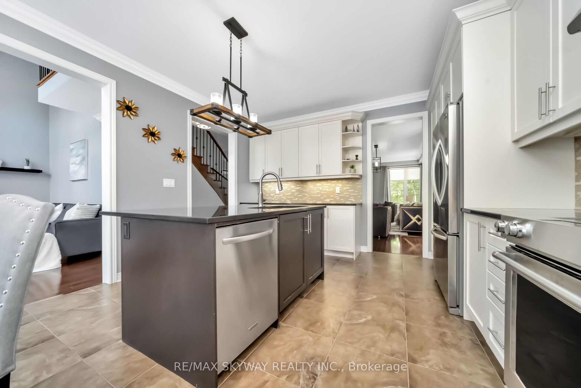 51 Learmont Avenue Property Photo 12