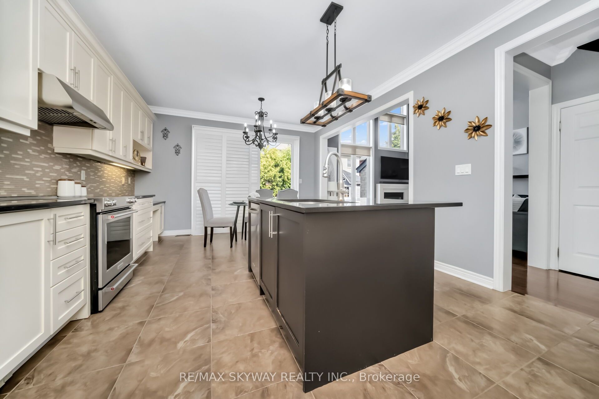 51 Learmont Avenue Property Photo 15
