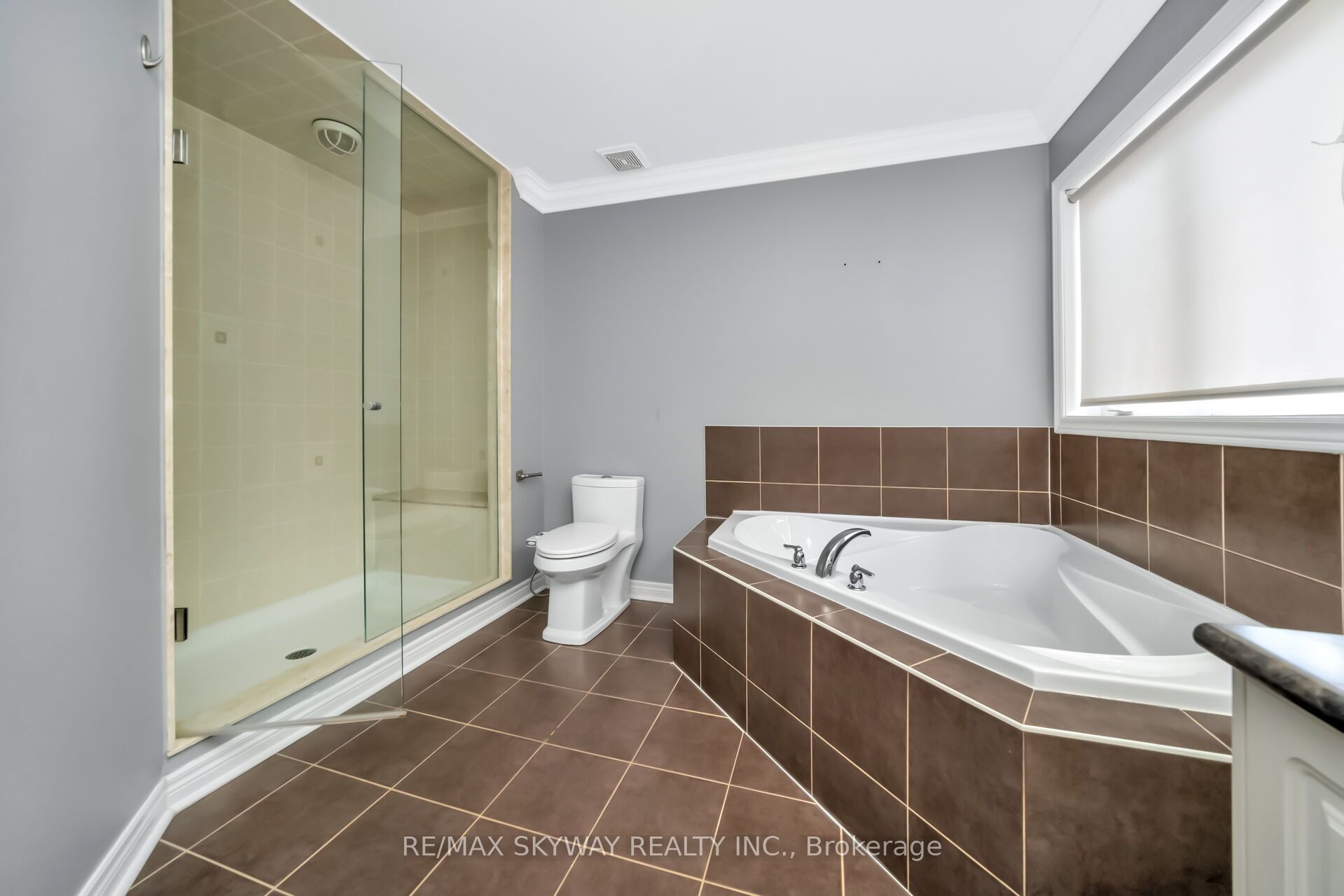 51 Learmont Avenue Property Photo 27