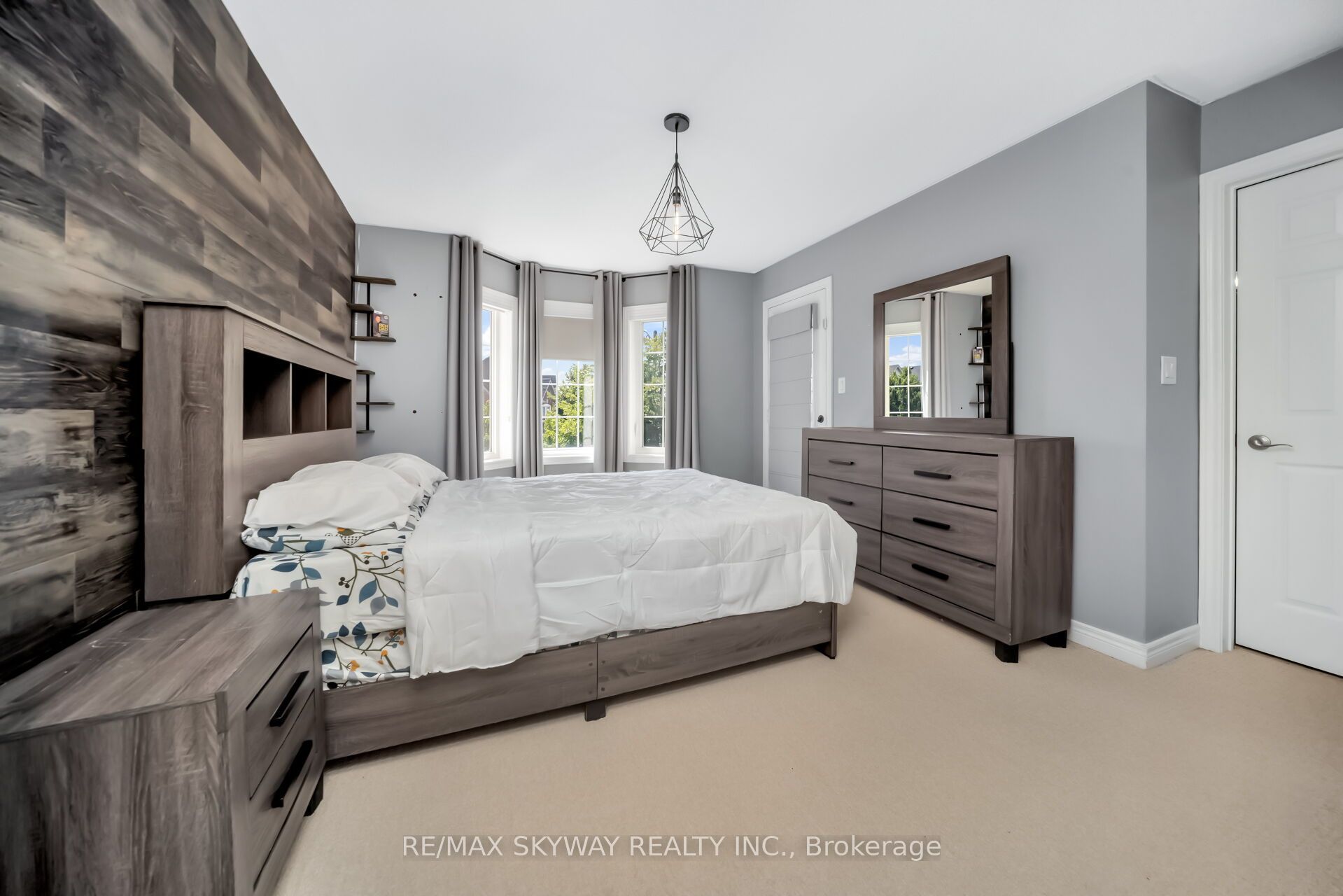 51 Learmont Avenue Property Photo 28