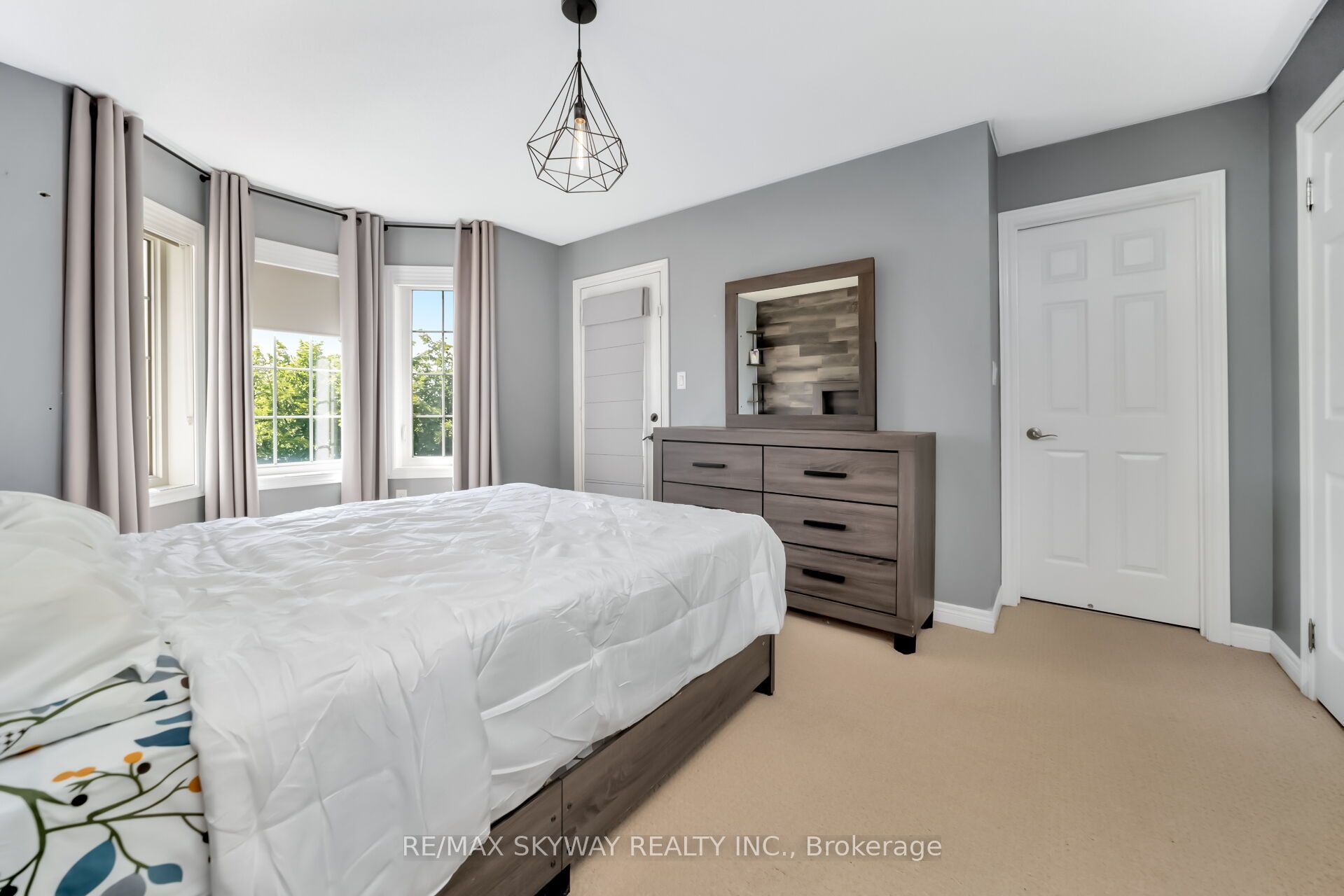 51 Learmont Avenue Property Photo 29