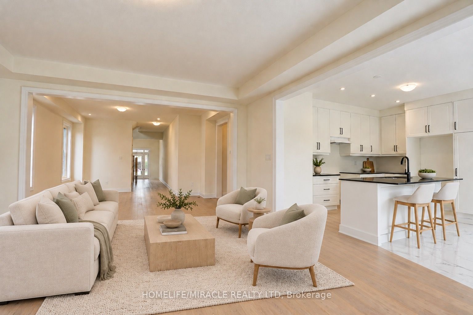 142 Antibes Drive Property Photo 3