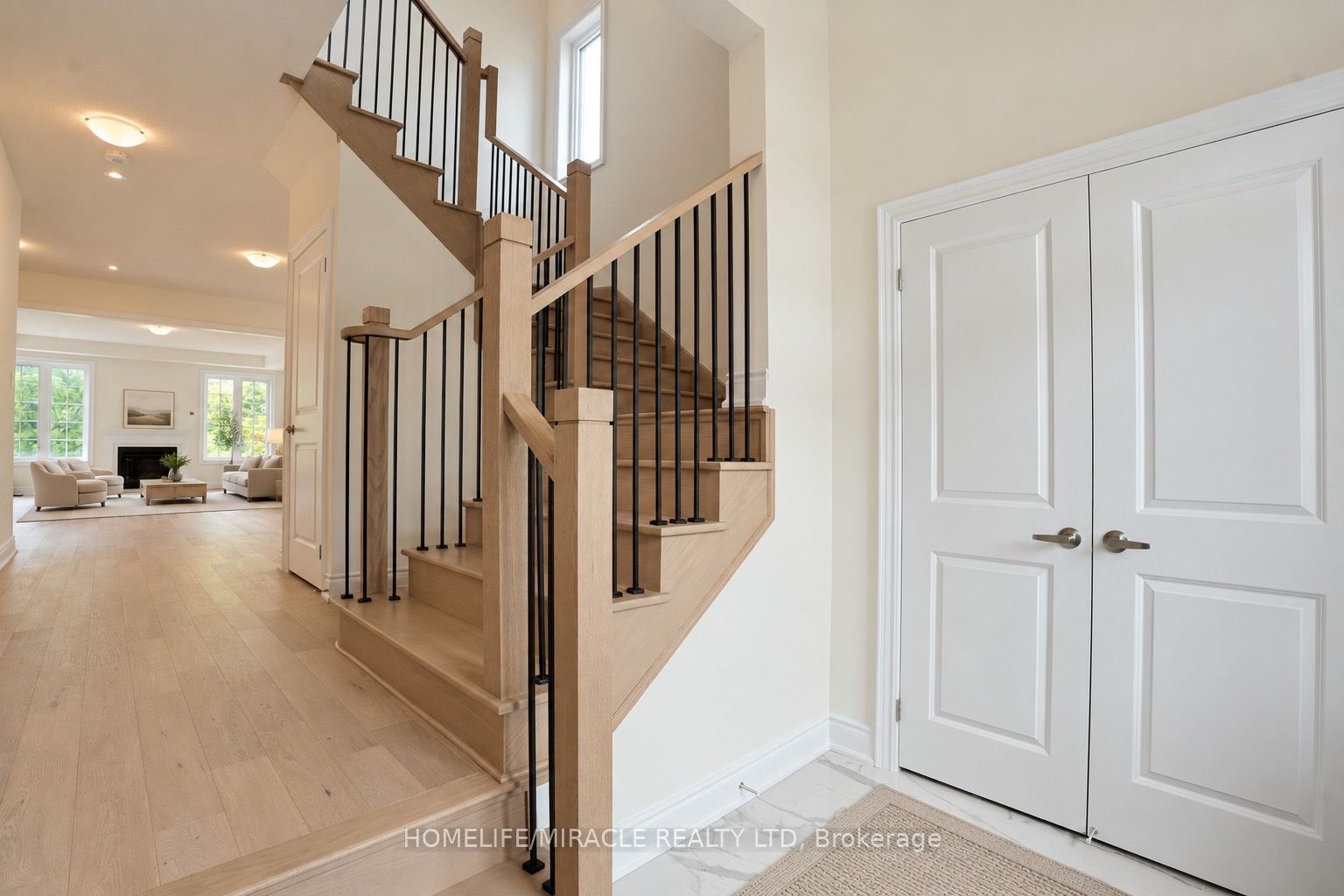 142 Antibes Drive Property Photo 6