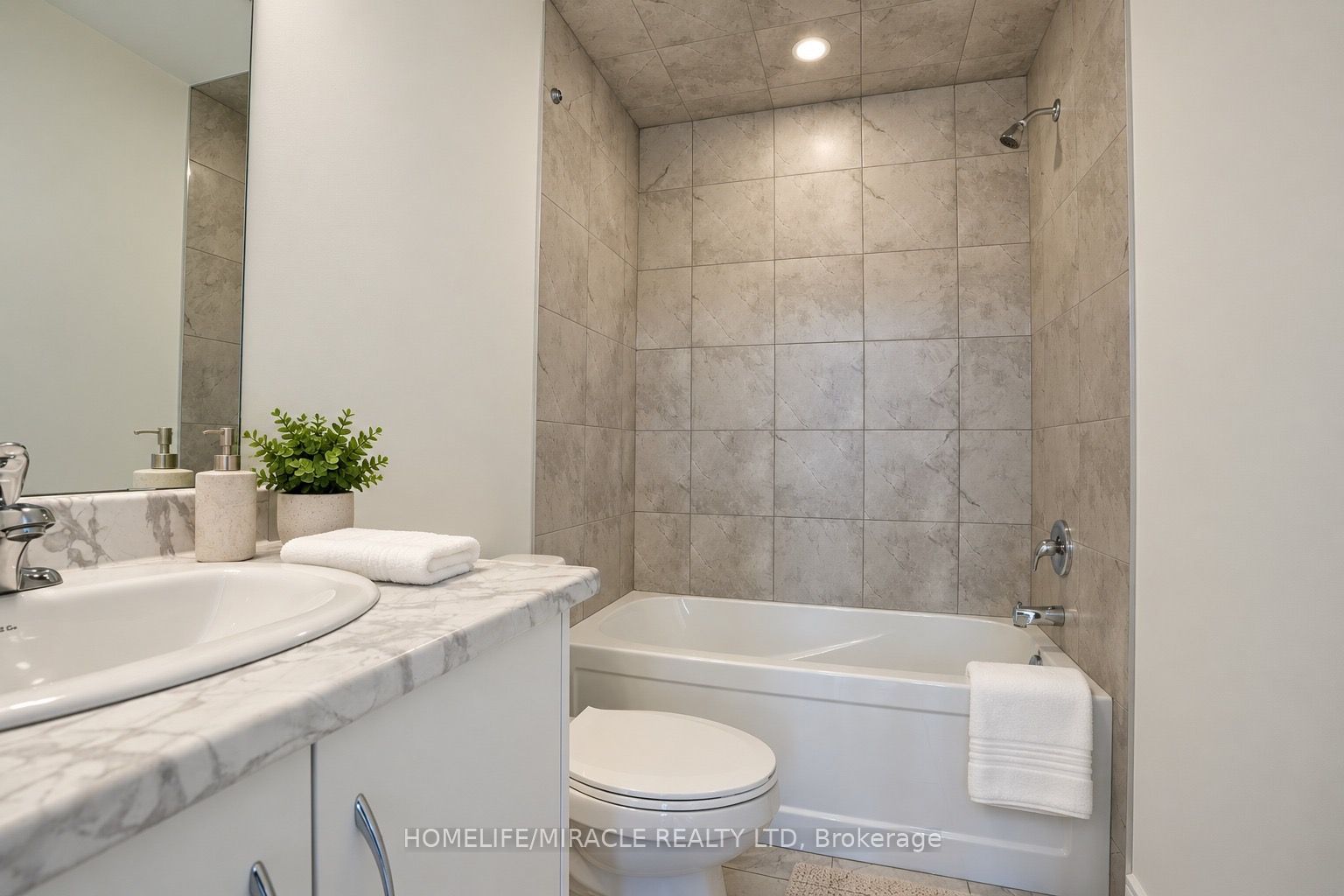 142 Antibes Drive Property Photo 10