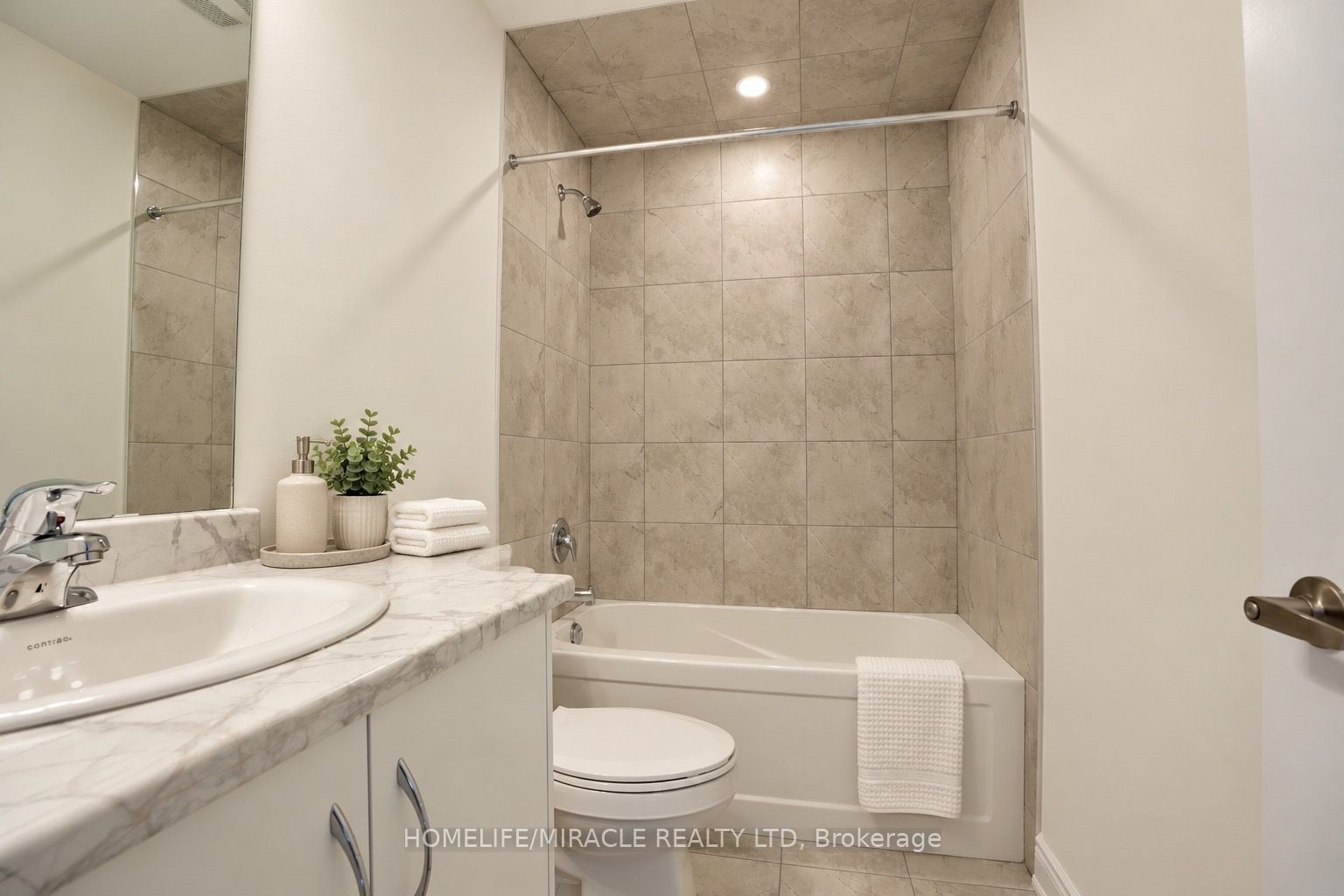 142 Antibes Drive Property Photo 11