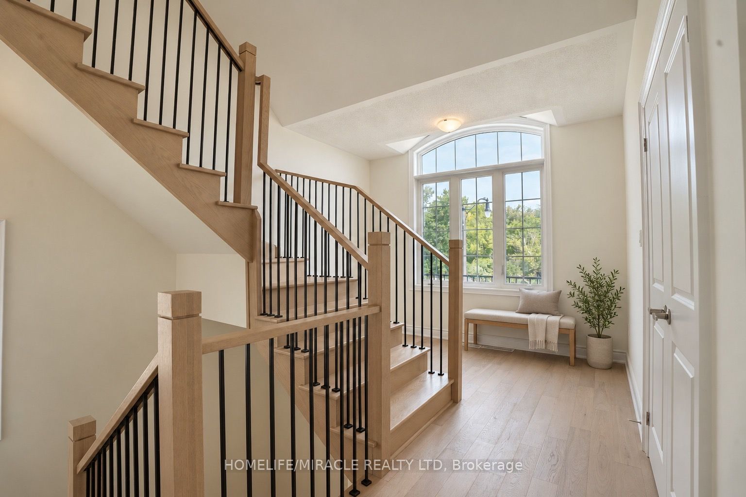 142 Antibes Drive Property Photo 12