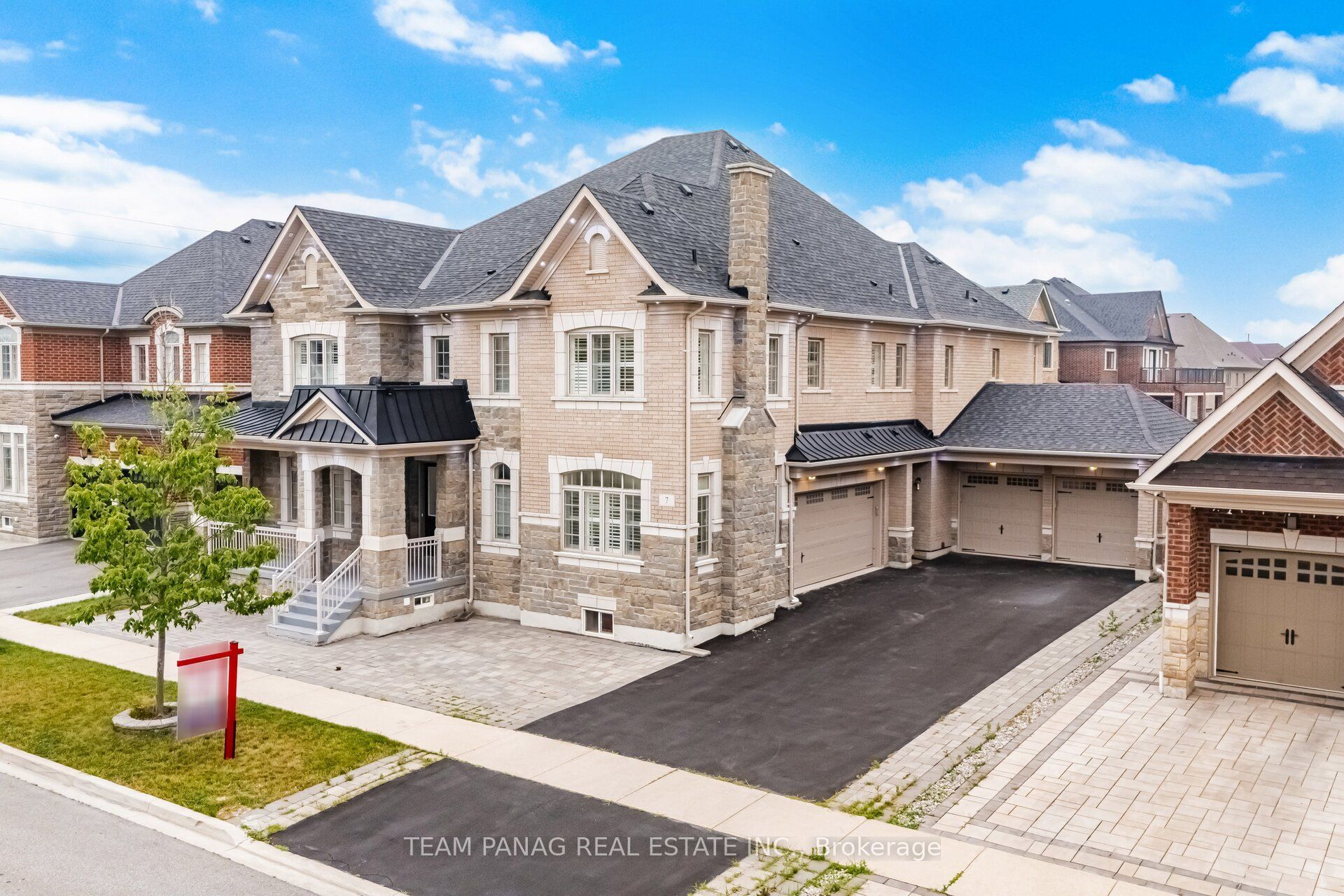 7 Balloon Crescent Property Photo 1