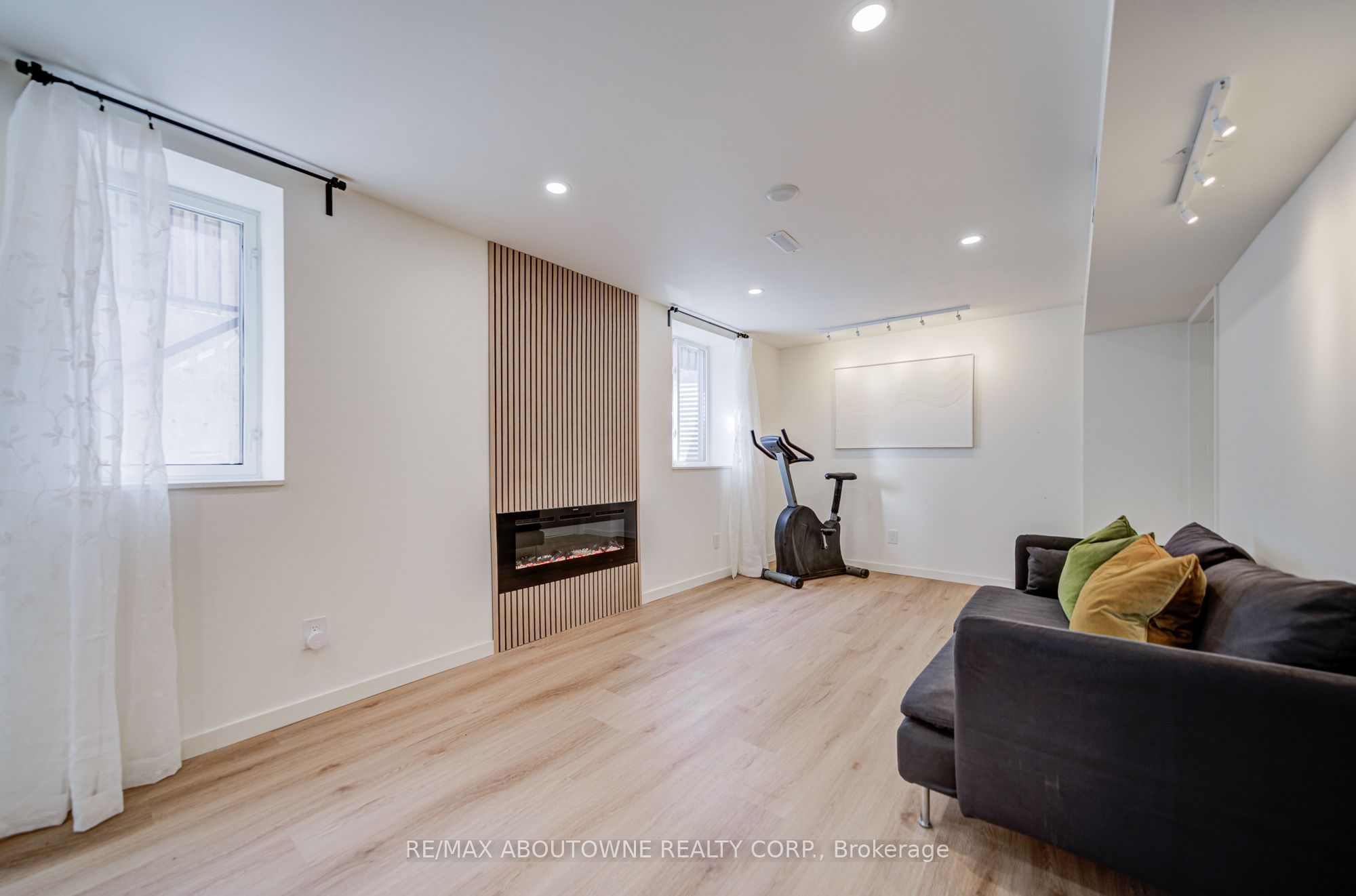 1108 Notley Crescent Lower Property Photo 14