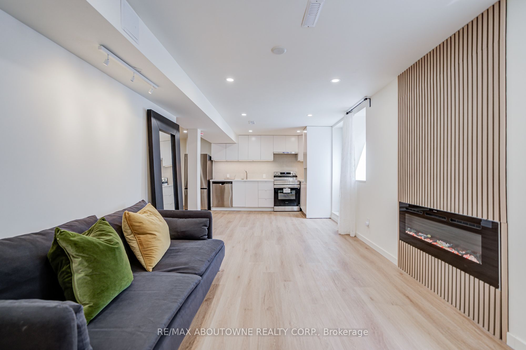 1108 Notley Crescent Lower Property Photo 17