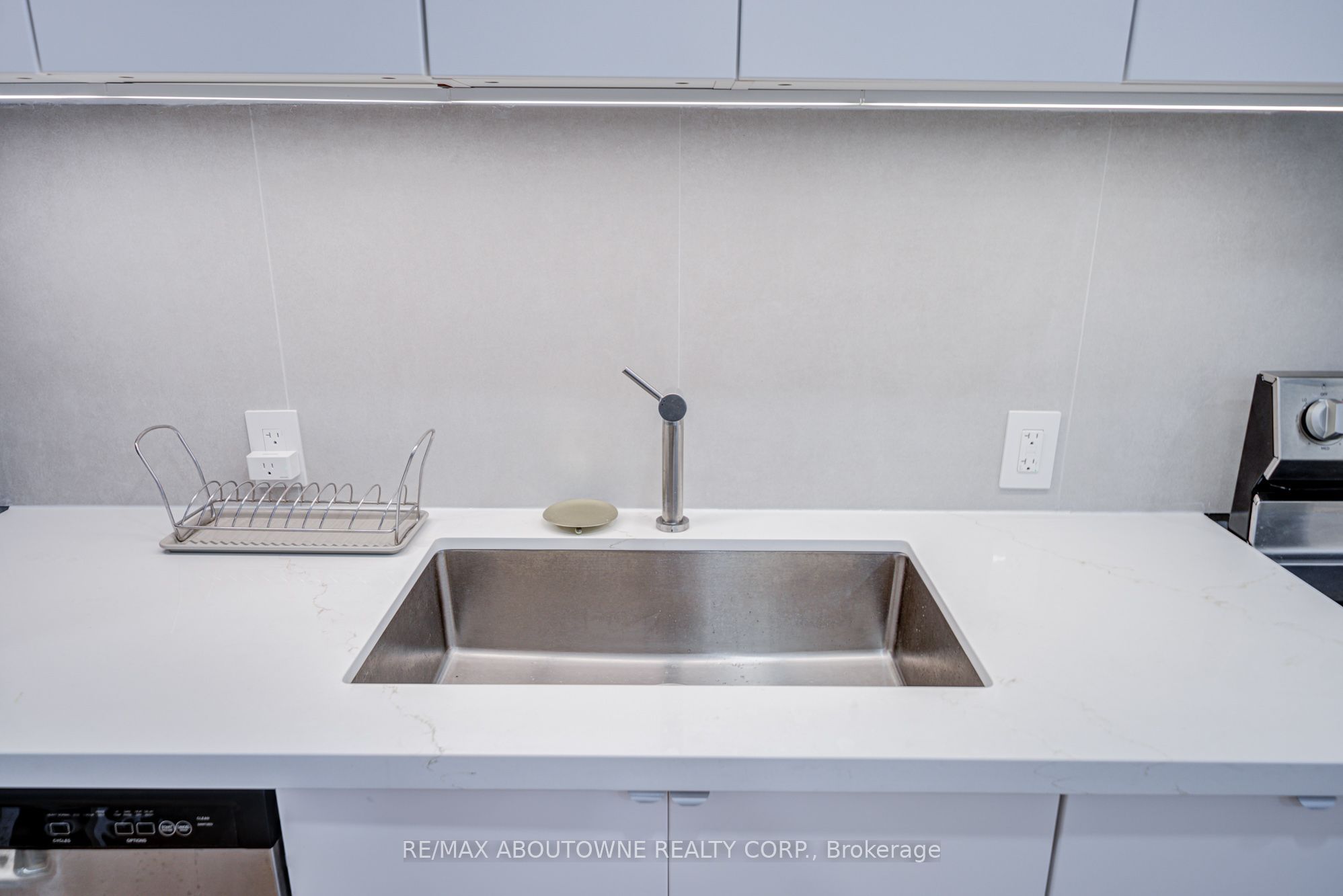 1108 Notley Crescent Lower Property Photo 24