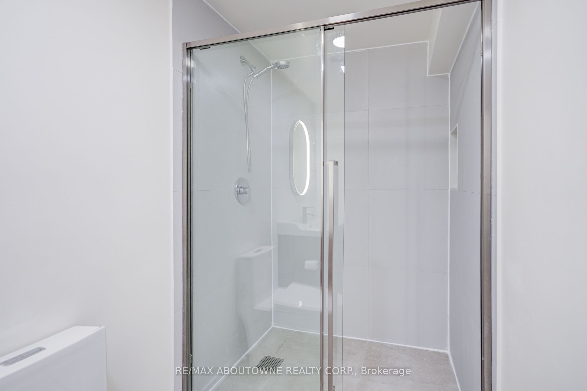 1108 Notley Crescent Lower Property Photo 32