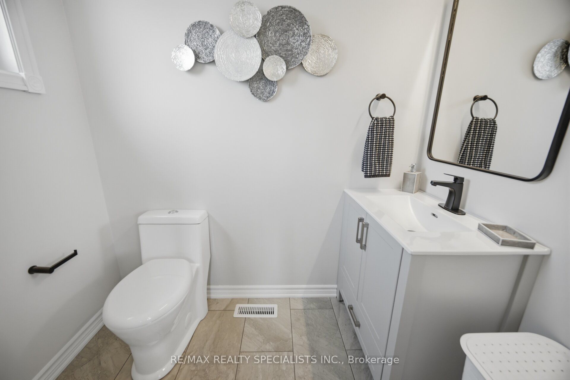 1106 Highgate Place Property Photo 13