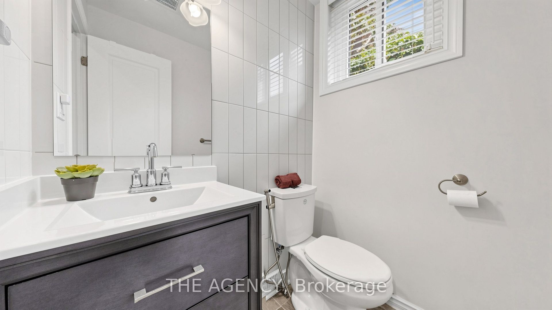 2774 Quill Crescent Upper Property Photo 19