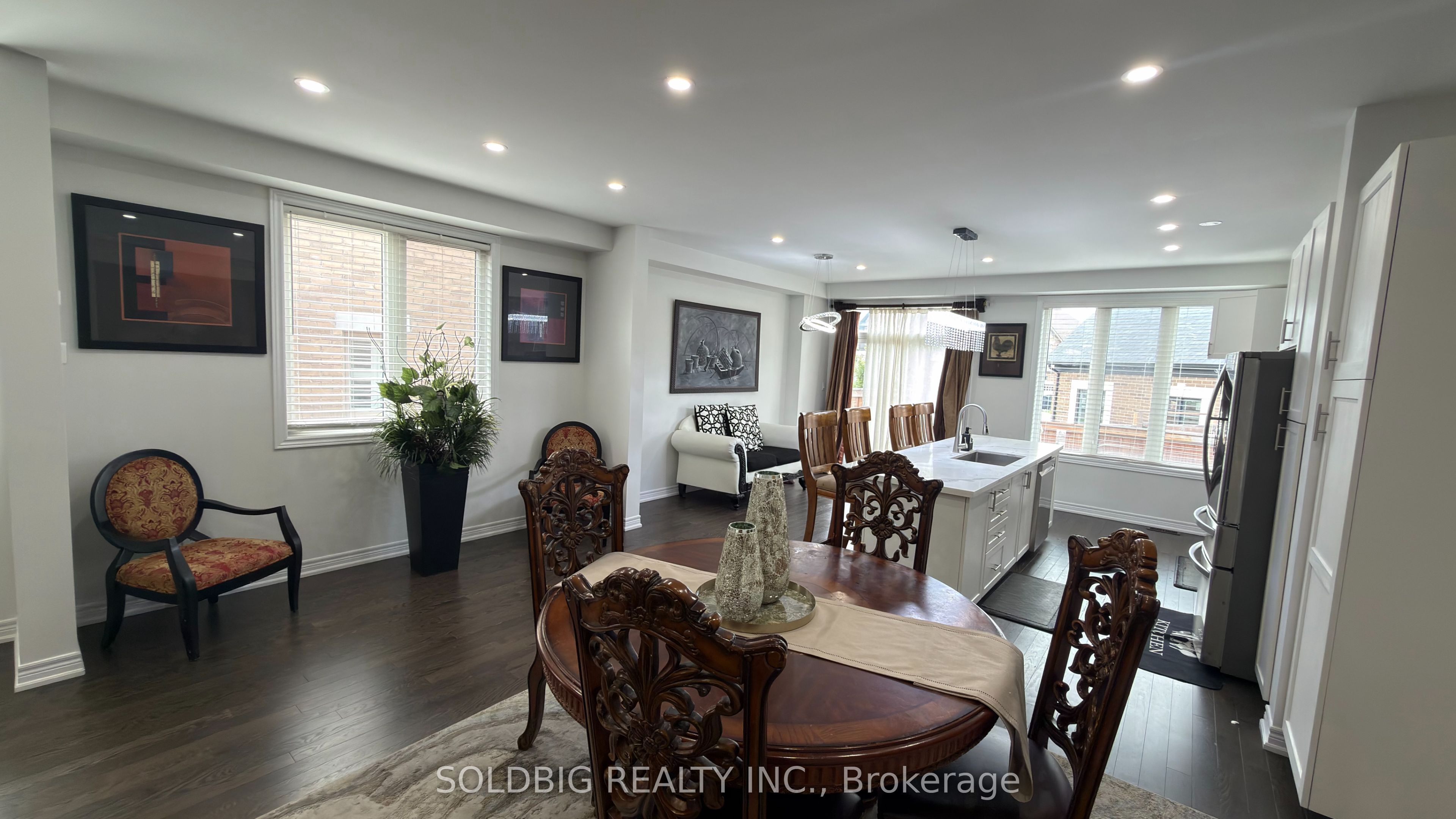 1265 Chee Chee Landing Property Photo 4