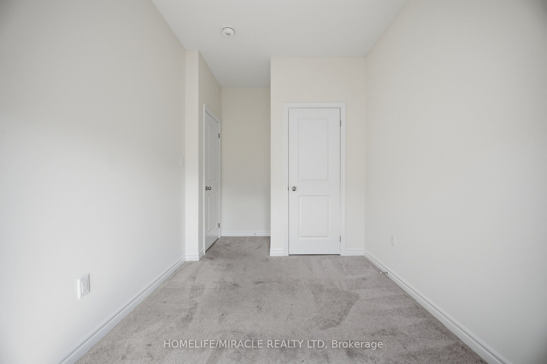 19 Donald Ficht Crescent Property Photo 32
