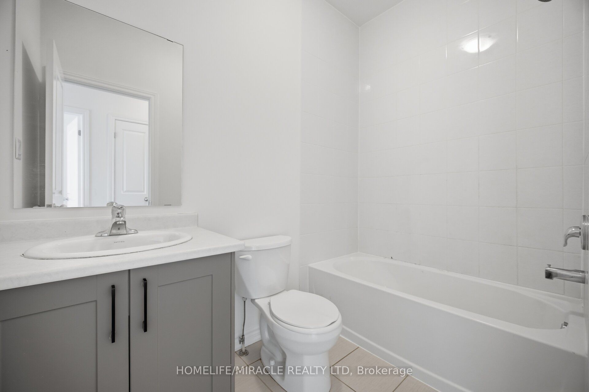 19 Donald Ficht Crescent Property Photo 33