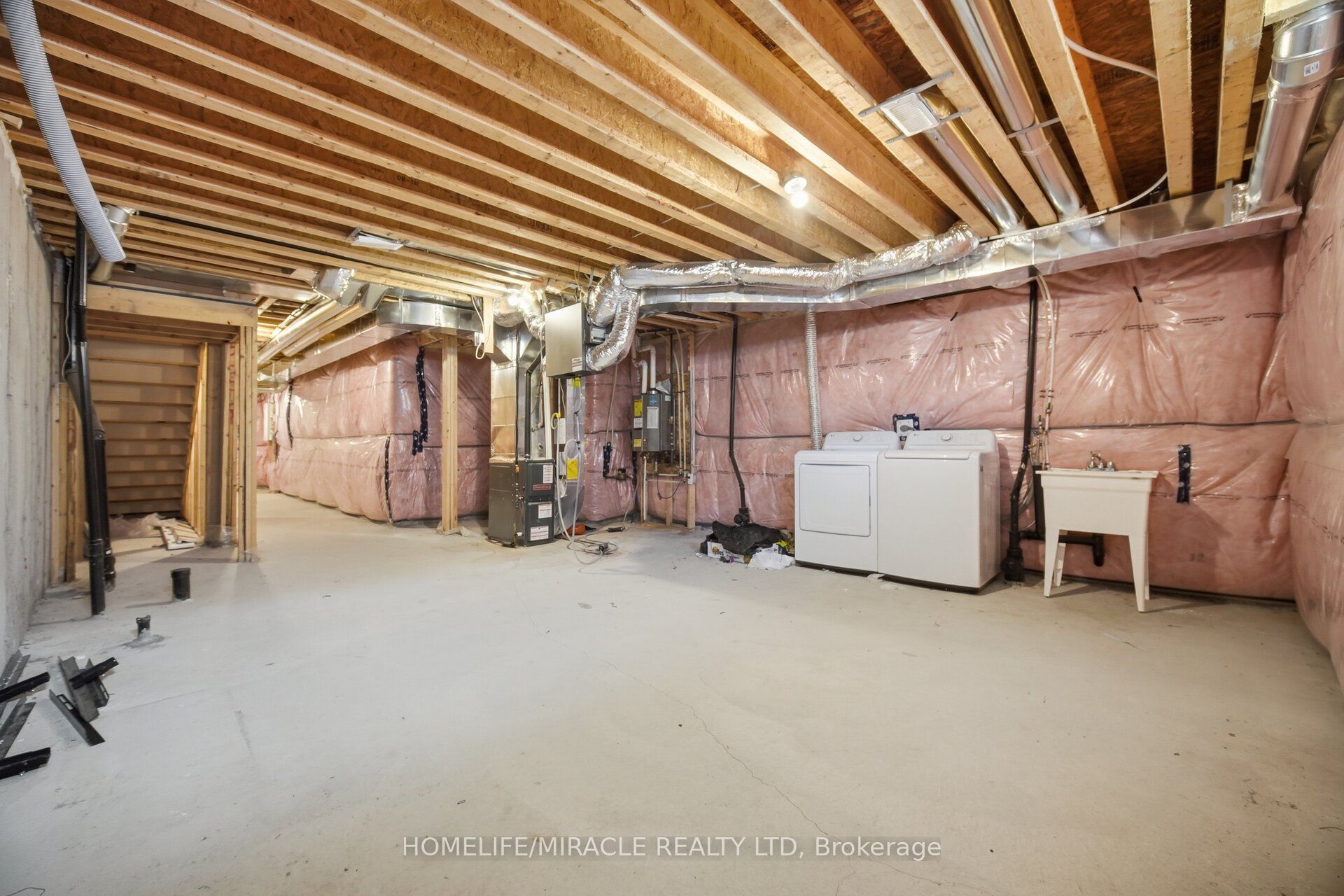 19 Donald Ficht Crescent Property Photo 37