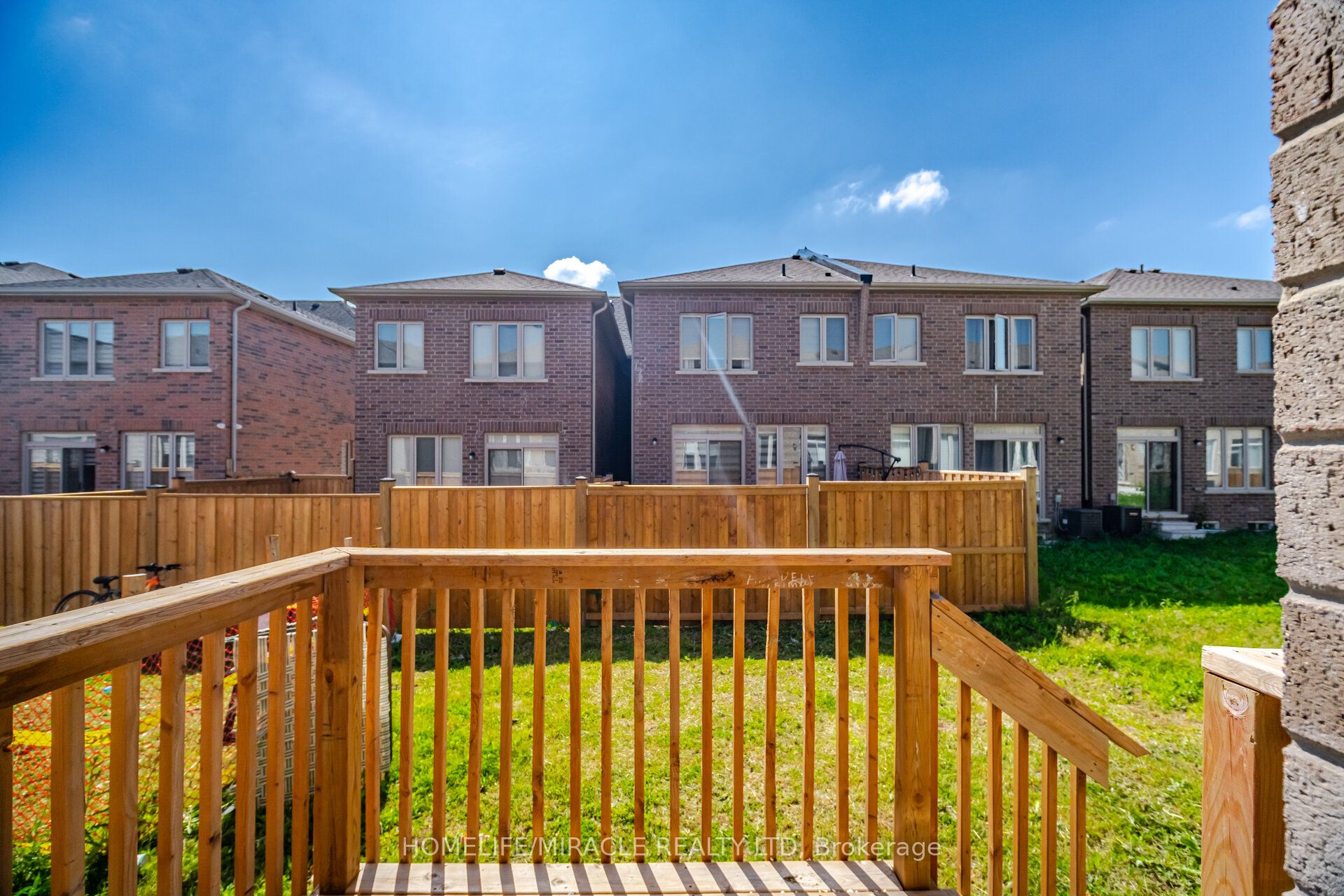 19 Donald Ficht Crescent Property Photo 40