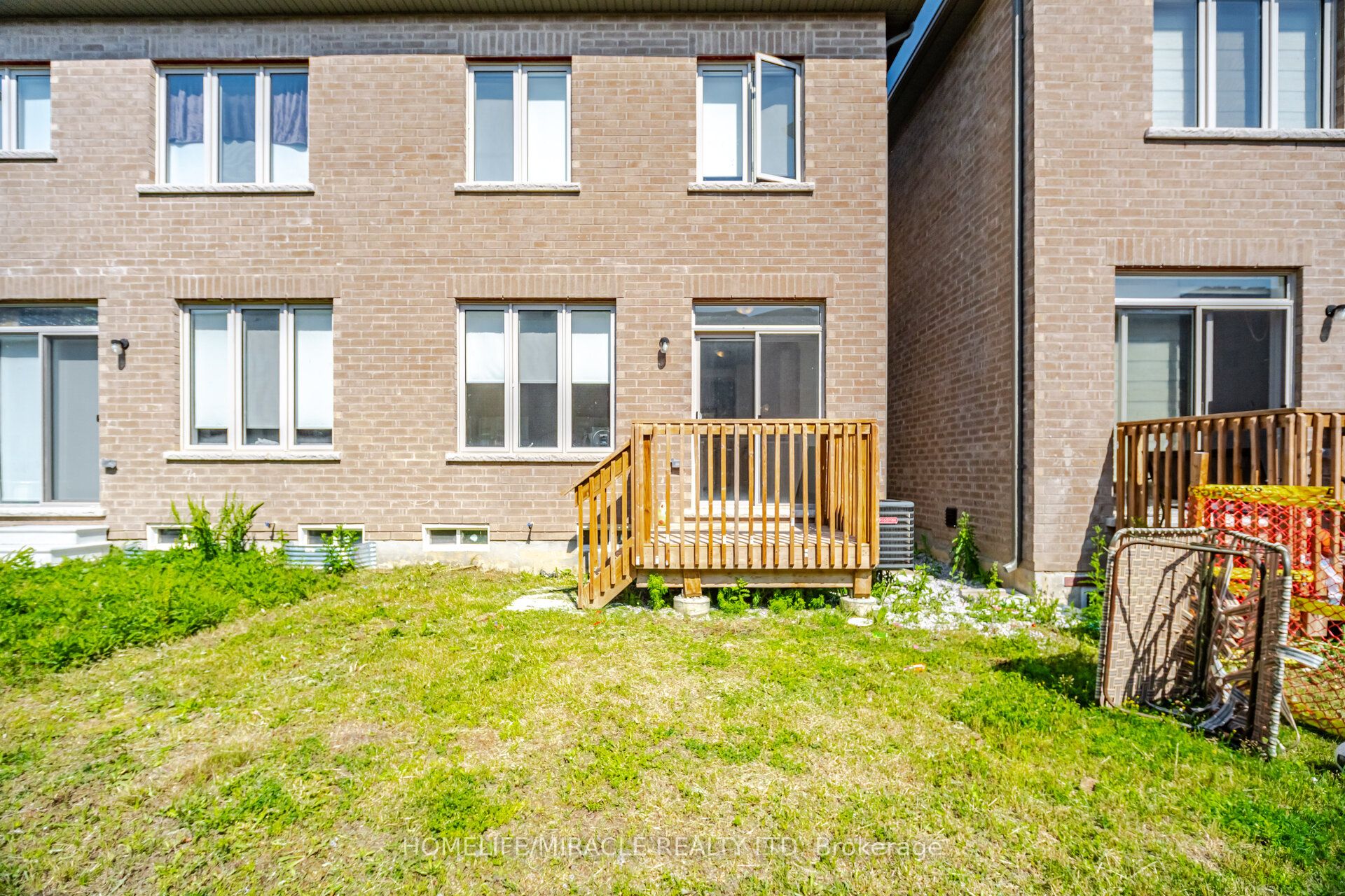 19 Donald Ficht Crescent Property Photo 43