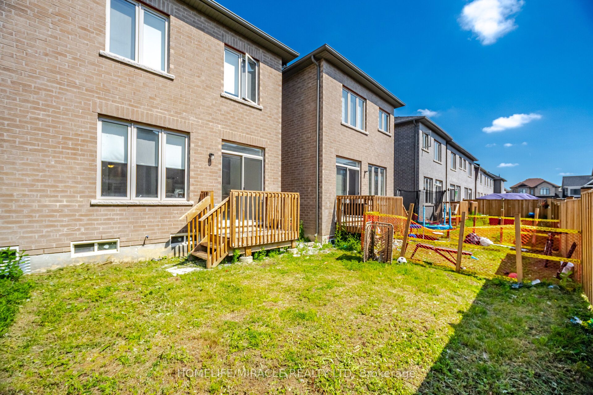 19 Donald Ficht Crescent Property Photo 44