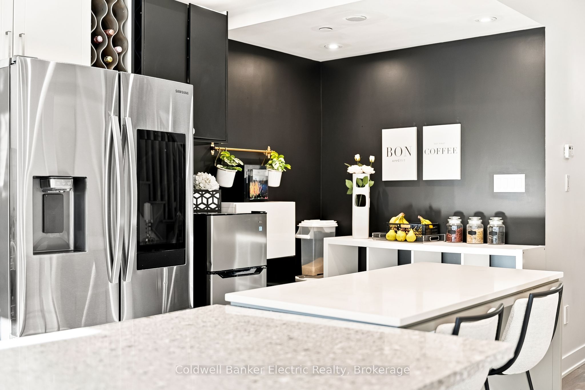 42 William Duncan Road Property Photo 11