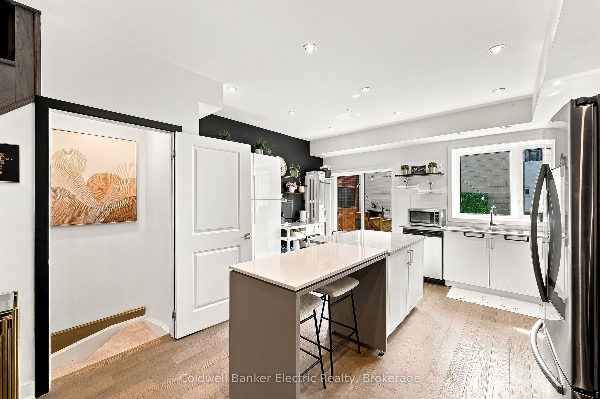 42 William Duncan Road Property Photo 14