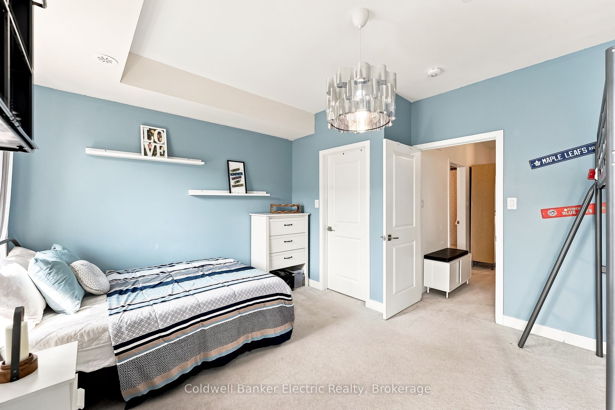 42 William Duncan Road Property Photo 20