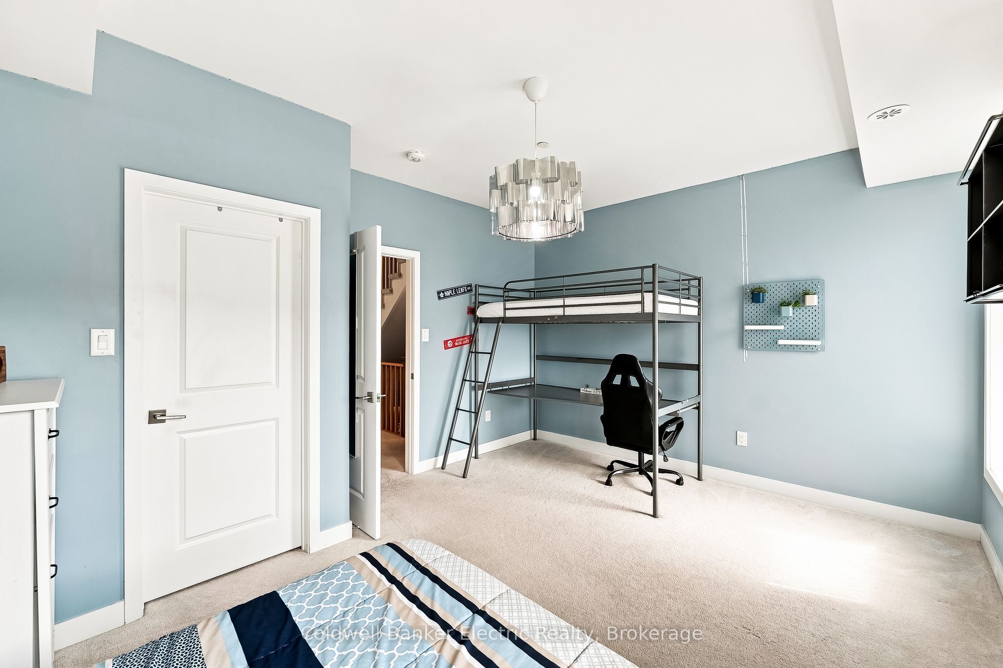 42 William Duncan Road Property Photo 21