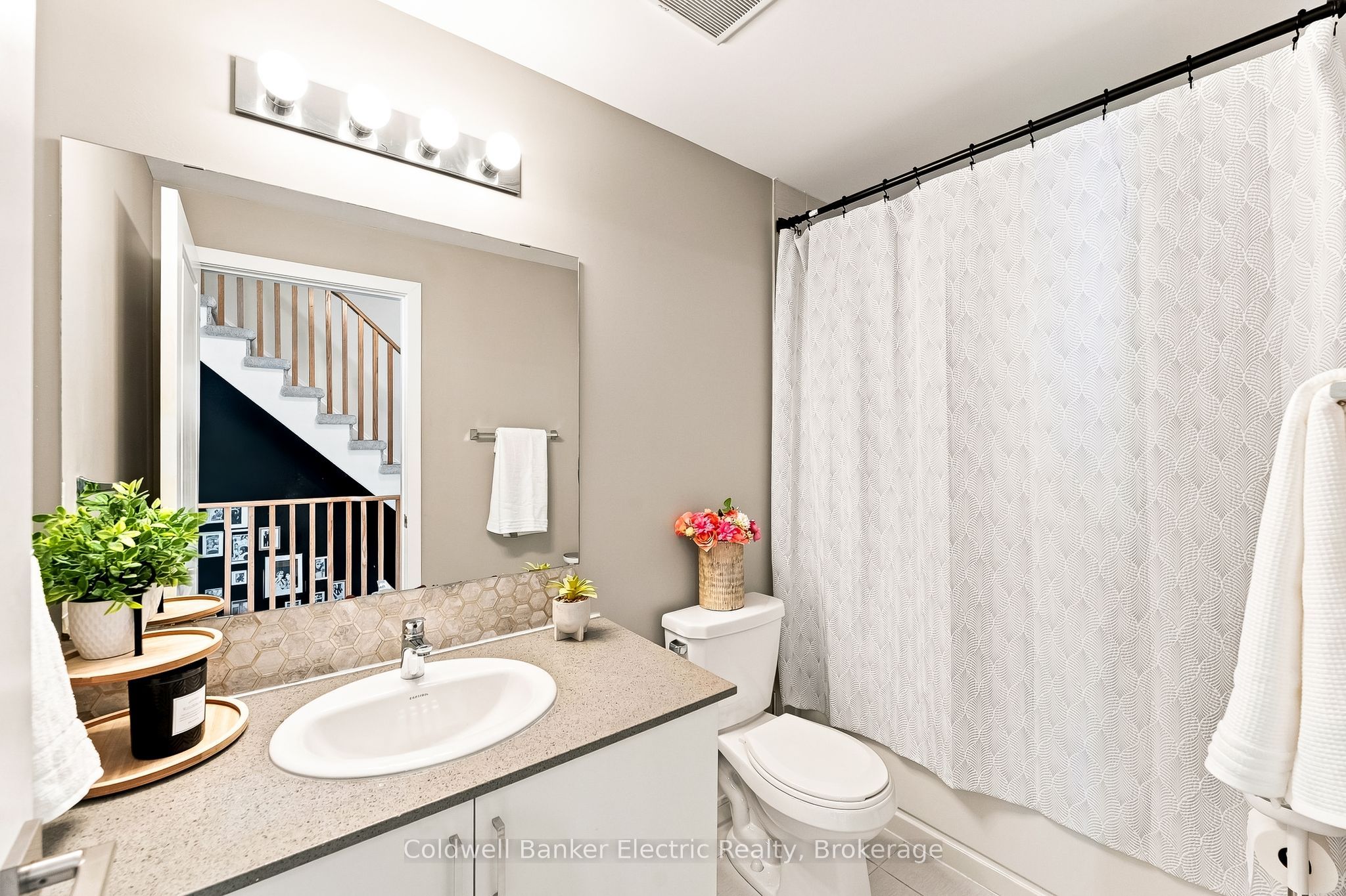 42 William Duncan Road Property Photo 24