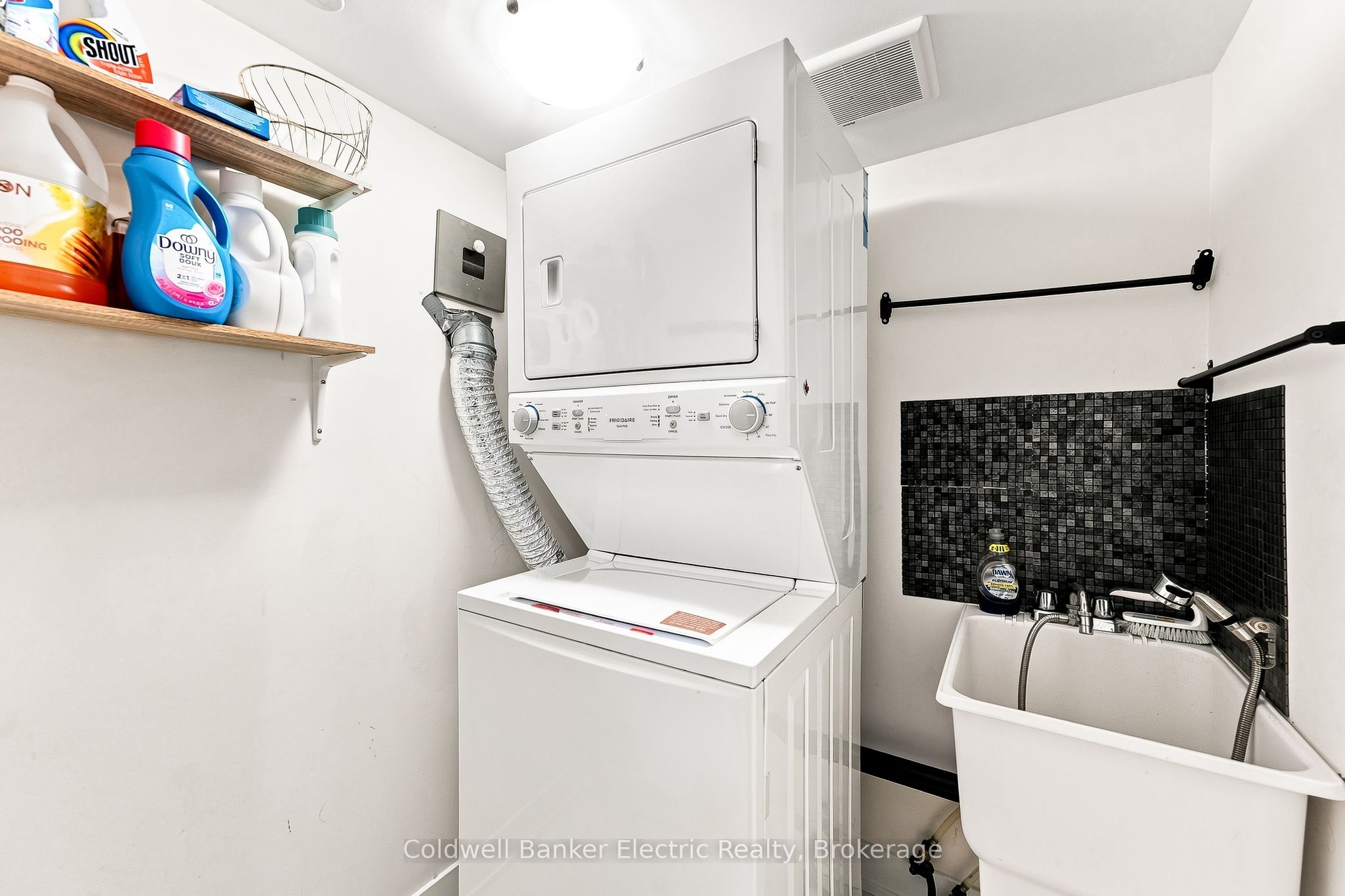 42 William Duncan Road Property Photo 40