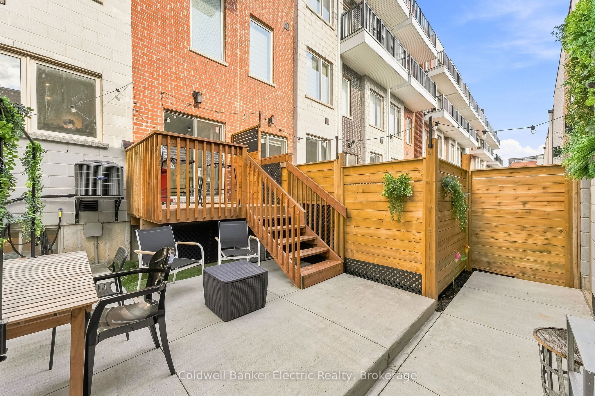 42 William Duncan Road Property Photo 46