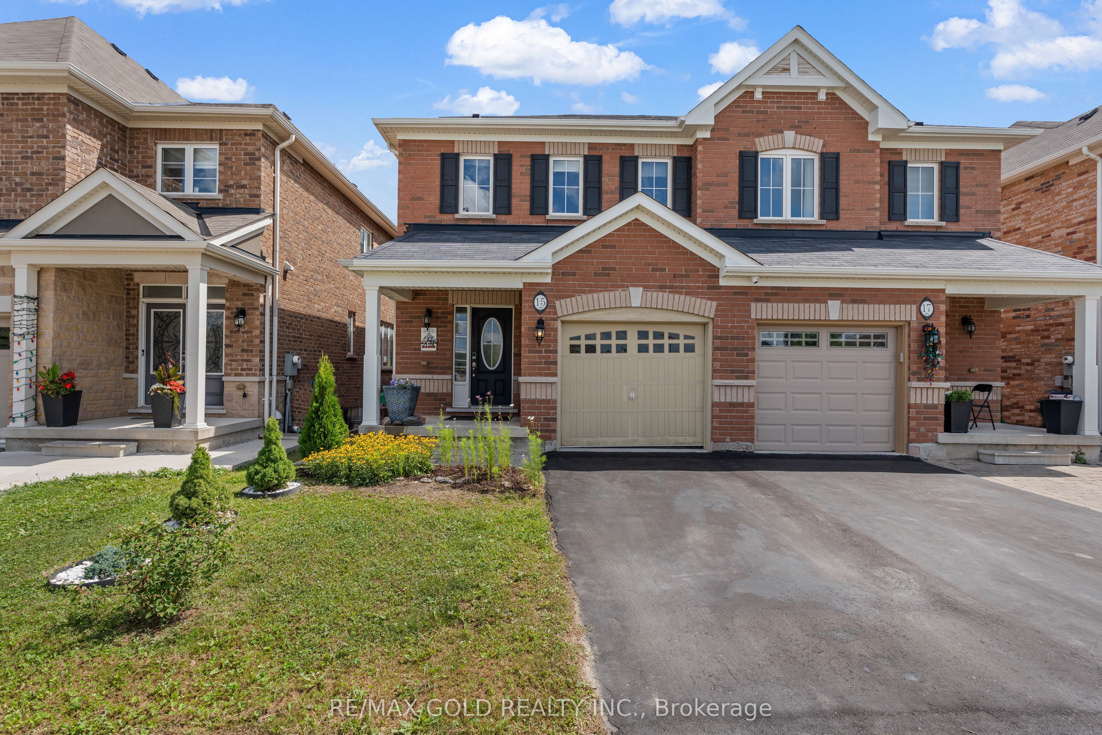 15 Antibes Drive Property Photo 16