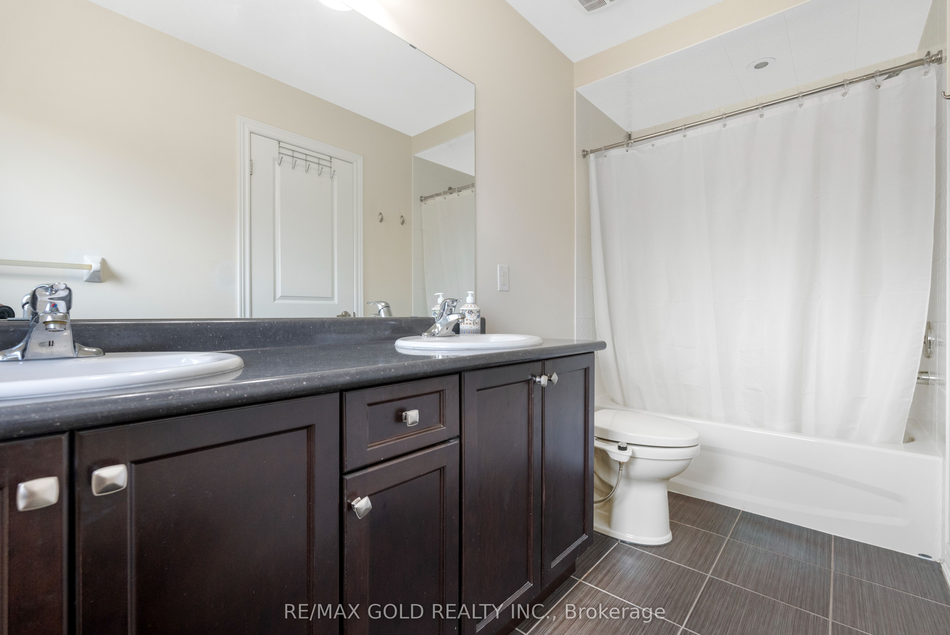 15 Antibes Drive Property Photo 21