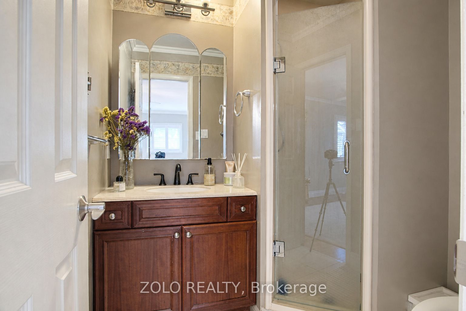 4084 Rolling Valley Drive Property Photo 15